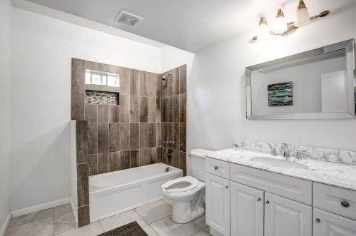 2403 Gdn Dr, Dallas TX 75215-4546 exterior