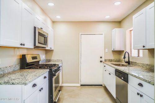 4137 1 St, Tucson AZ 85711-1510 exterior