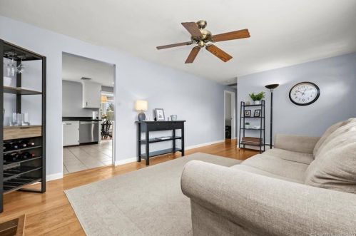 15 Morrell Ave, Milford CT 06461-2313 exterior