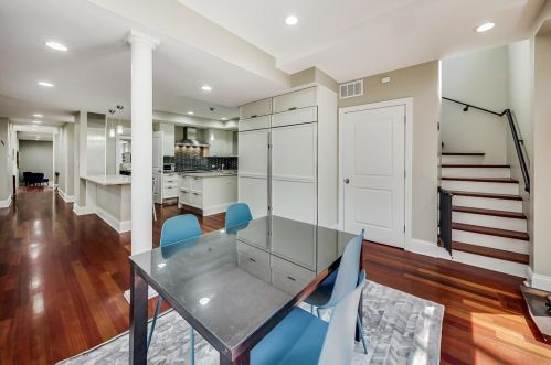 579 Hawthorne Pl, Chicago IL  60657-2922 exterior