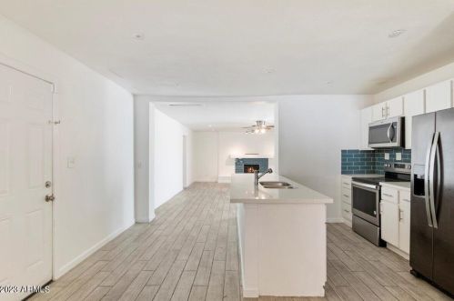 1133 Alice Ave, Phoenix AZ  85020-3214 exterior