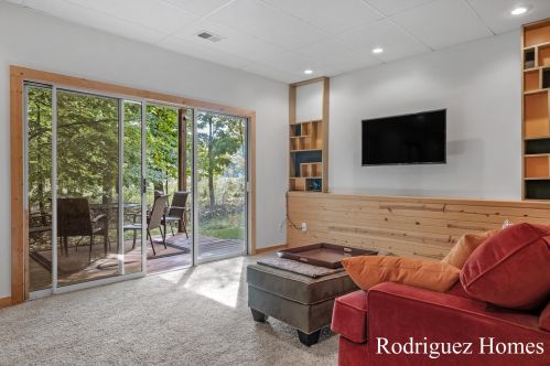 3905 Pemberton Dr, Grand Rapids MI 49508-8894 exterior