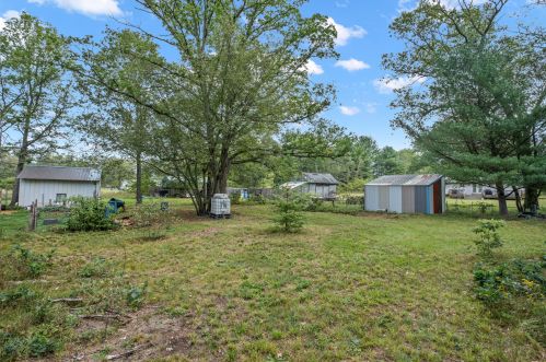 663 Maple Is Rd, Meskegon MI 49442-9479 exterior