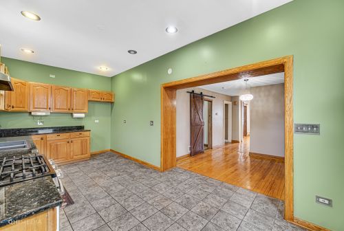 3244 Hamilton Ave, Chicago IL 60625-1403 exterior