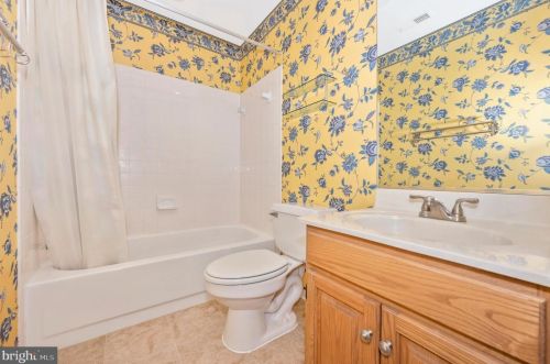 17531 Applewood Pl, Rockville MD 20855-1559 exterior