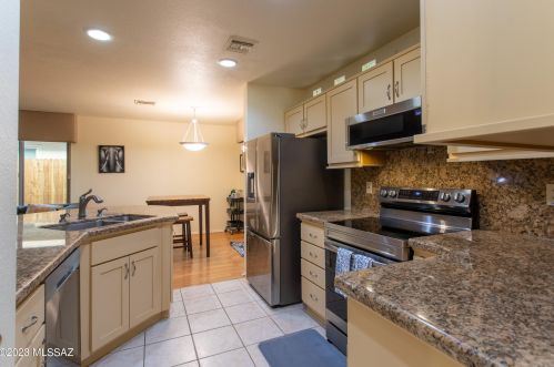 1371 Culpepper Ave, Tucson AZ  85745-3300 exterior