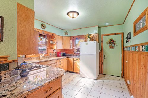 224 Elizabeth St, Sylvan Beach MI 49461-1311 exterior