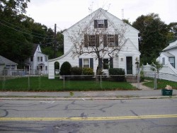 15 Auburn St, Newton, MA 02465-2204