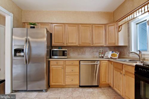 6662 Kings Hwy, Alexandria VA 22306-1506 exterior