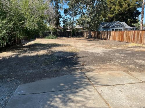 1367 Coventry Rd, Concord CA 94518-1120 exterior