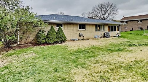 109 Richard Dr, Pittsburgh PA 15237-1882 exterior