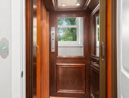 1755 Knoll Pl, Atlanta GA exterior