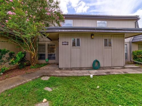 702 Castle Ridge Rd, Austin, TX 78746-5104