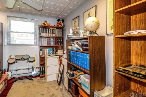 5 Pendleton Pl, Edison NJ 08820-2737 exterior