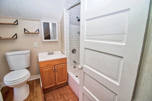 746 Main St, Torrington CT 06790-3915 exterior