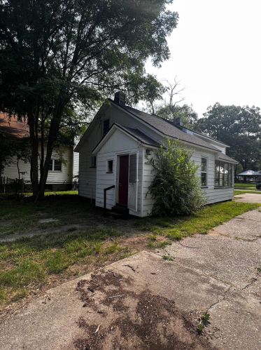 357 Erickson St, Meskegon MI 49442-1109 exterior