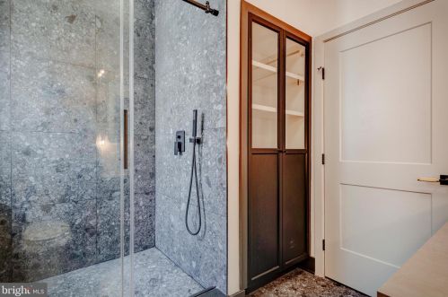 1025 51st St, Philadelphia PA  19143-4213 exterior