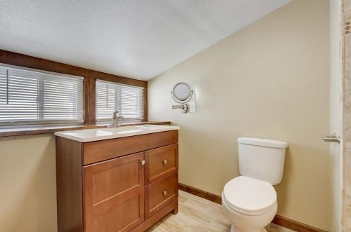 2024 55, Milwaukee WI 53220-2045 exterior