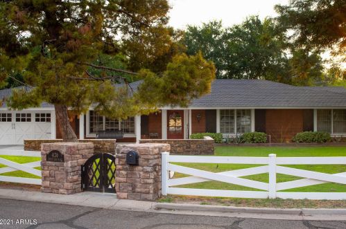 4136 52nd Pl, Phoenix, AZ 85018-4404