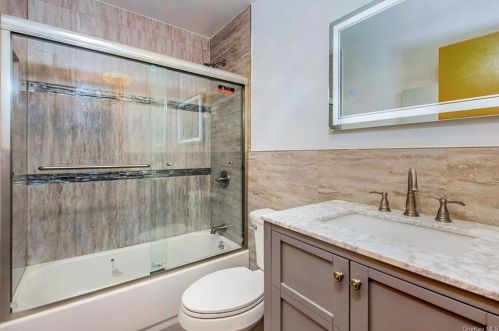 2655 Netherland Ave, Bronx NY 10463-4808 exterior