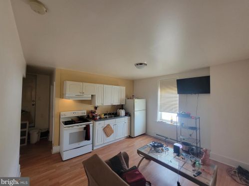 3535 8th St, Philadelphia PA 19140-4418 exterior