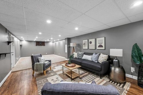 7384 Sharp Ave, Saint Louis MO 63116-3040 exterior