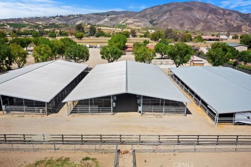 37055 De Portola Rd, Temecula CA 92592-9575 exterior