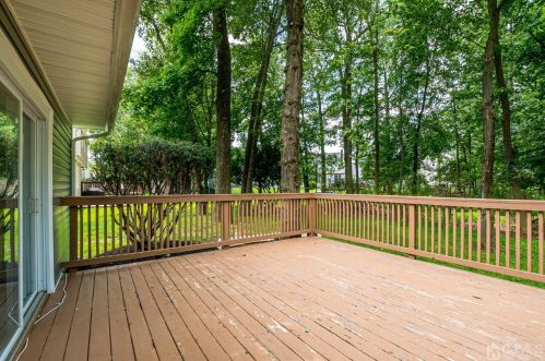 53 Fairmount Ave, Edison NJ  08820-2032 exterior