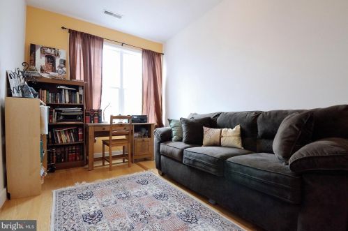 714 Bainbridge St, Philadelphia PA  19147-2007 exterior