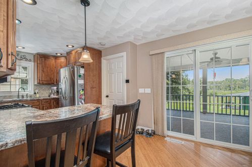 8551 Riverview Dr, Kalamazoo MI 49004-8612 exterior