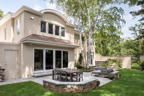 170 Blackstone Blvd, Providence RI 02906-5802 exterior