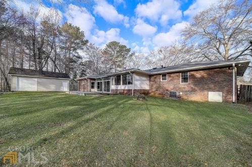 2128 Rockdale Cir, Lithonia GA 30078-3450 exterior