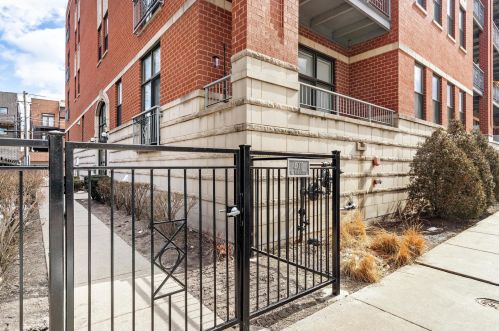 4011 Francisco Ave, Chicago, IL 60618-2654