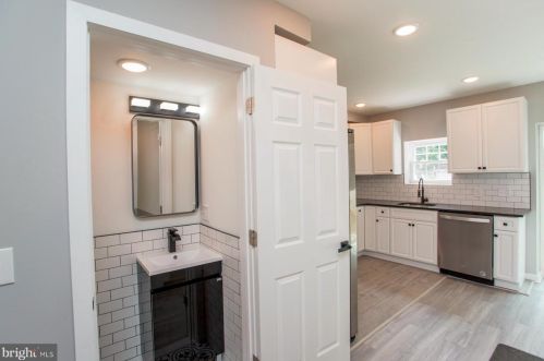 5809 Ditman St, Philadelphia PA 19135-4043 exterior