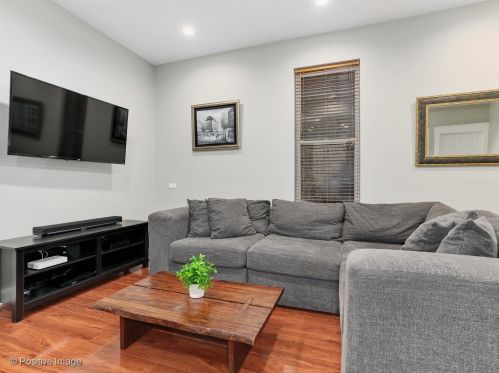 1344 Artesian Ave, Chicago IL  60622-2934 exterior