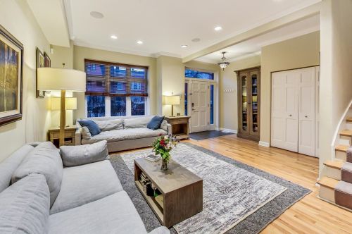 2236 Lyndale St, Chicago, IL 60647-3206