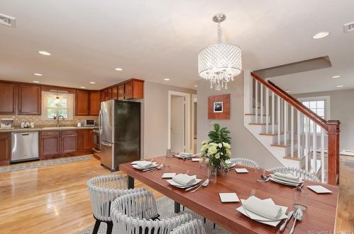 5 Edward St, Enfield, CT 06082-4515