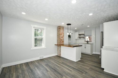 42 Queenston St, Pittsburgh PA 15210-4143 exterior