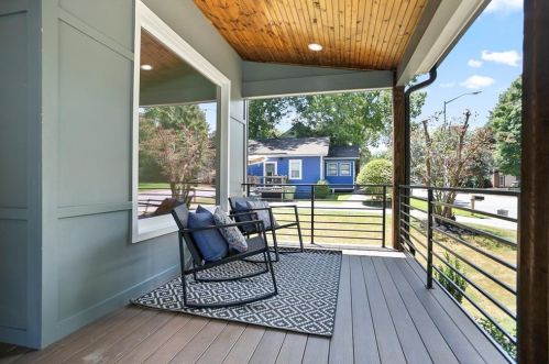 1557 Foote St, Atlanta GA 30307-2817 exterior