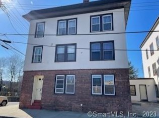 2 3rd St, Derby, CT 06418-1911