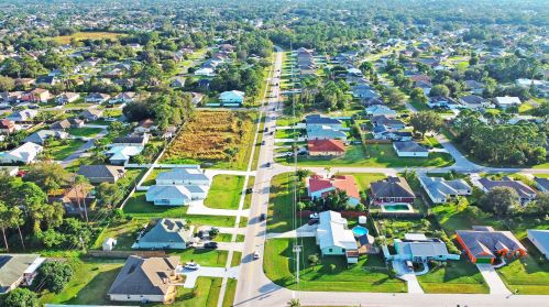 1749 California Blvd, Fort Pierce FL 34953-1159 exterior