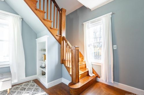 168 Montowese Ave, North Haven CT 06473-3806 exterior