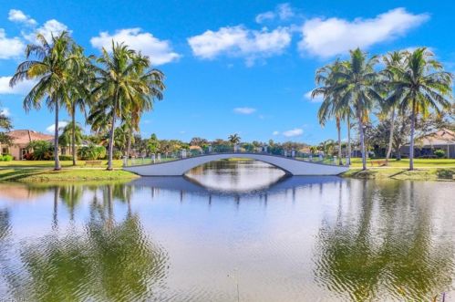 5272 Hawkesbury Way, Naples FL 34119-9581 exterior