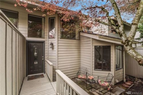 15800 Village Green Dr, Bothell, WA 98012-5849