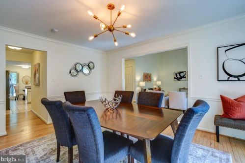 10135 Crestberry Pl, Bethesda MD 20817-1266 exterior