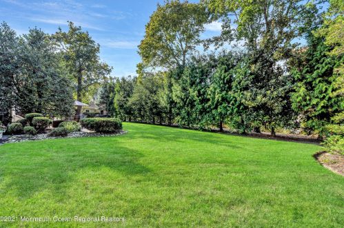 25 Memorial Pkwy, Atlantic Highlands NJ 07716-1655 exterior