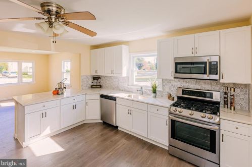 721 Pkwy Ave, Trenton NJ 08618-2729 exterior