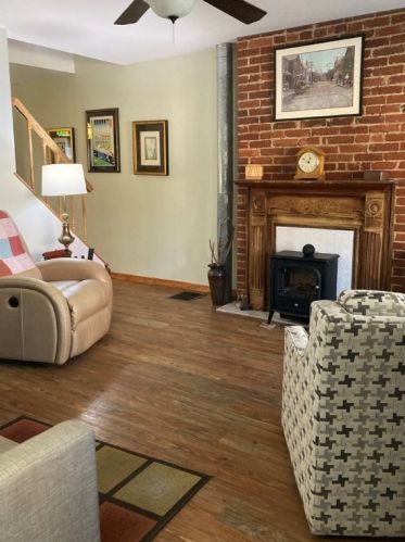 4738 Hatfield St, Pittsburgh, PA 15201-2921