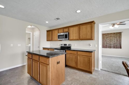 327 Cpe Conroe Dr, Montgomery TX 77356-5718 exterior