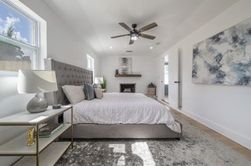 1220 Clifton St, Tampa FL  33604-6810 exterior